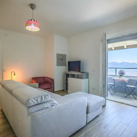 Residenza Luna Διαμέρισμα Στρέσα